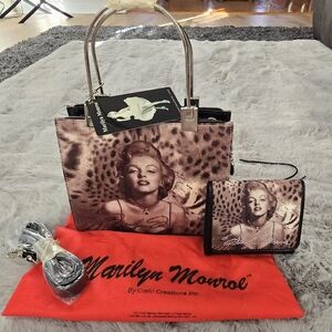 NEW Marilyn Monroe Image Bundle Hand Bag Purse Rhinestone Details Metal Handles.